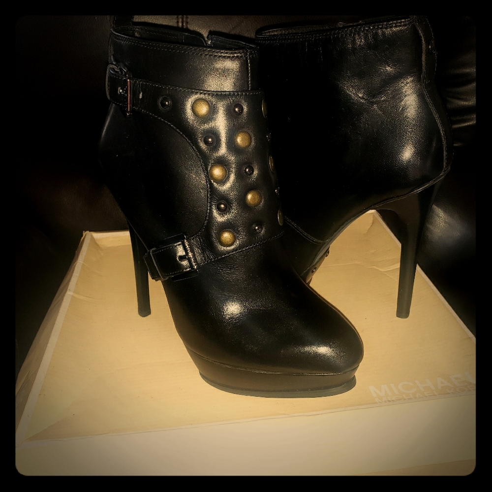 MK BOOTIES!!! With 2 L👀KS 🤩👠❤